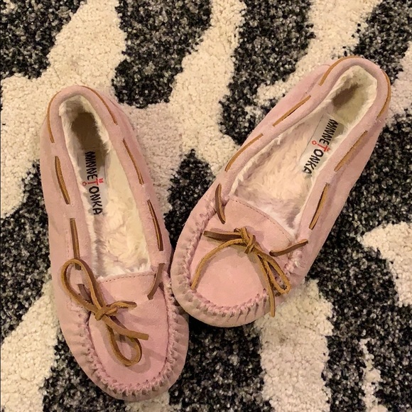 Girl’s Minnetonka moccasins - Picture 1 of 1